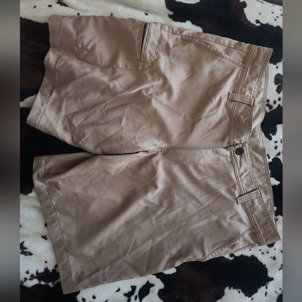 Magellan Size 34 mens shorts
